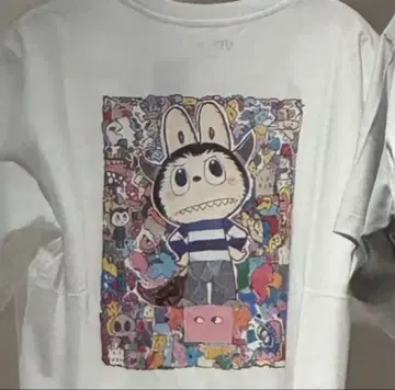 POP MART x UNIQLO UT 콜라보 T셔츠 M 사이즈