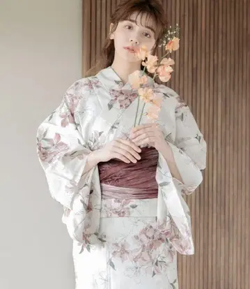 Dita 거문고의 환상 만개