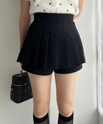 NICE CLAUP 플리츠 치마바지