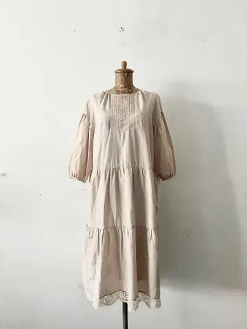 [새상품급] Le petit Cleu 코튼 실크 레이스 절개 원피스