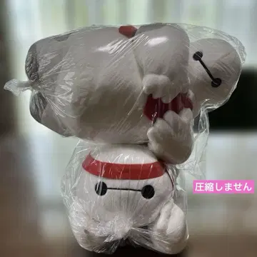 베이맥스 하트를 꼬옥 껴안은 봉제 인형 백팩 덕질 봉제 인형