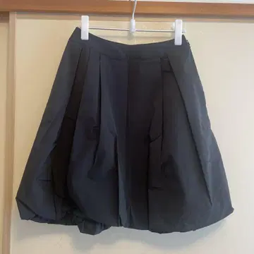 [새상품급] TO BE CHIC 벌룬 스커트 블랙 미니