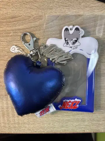 NEXZ 2024 팝업 겨울 Ver. 키링 트레이딩 카드 케이스 세트