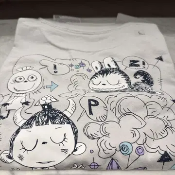 유니클로 팝마트 더 몬스터즈 라부부 T셔츠 L 사이즈