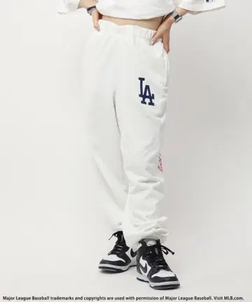 [ MLB ] 플로키 프린트 스웨트 팬츠 S 화이트 BTTF
