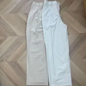 새상품급 UNIQLO 턱 와이드 팬츠
