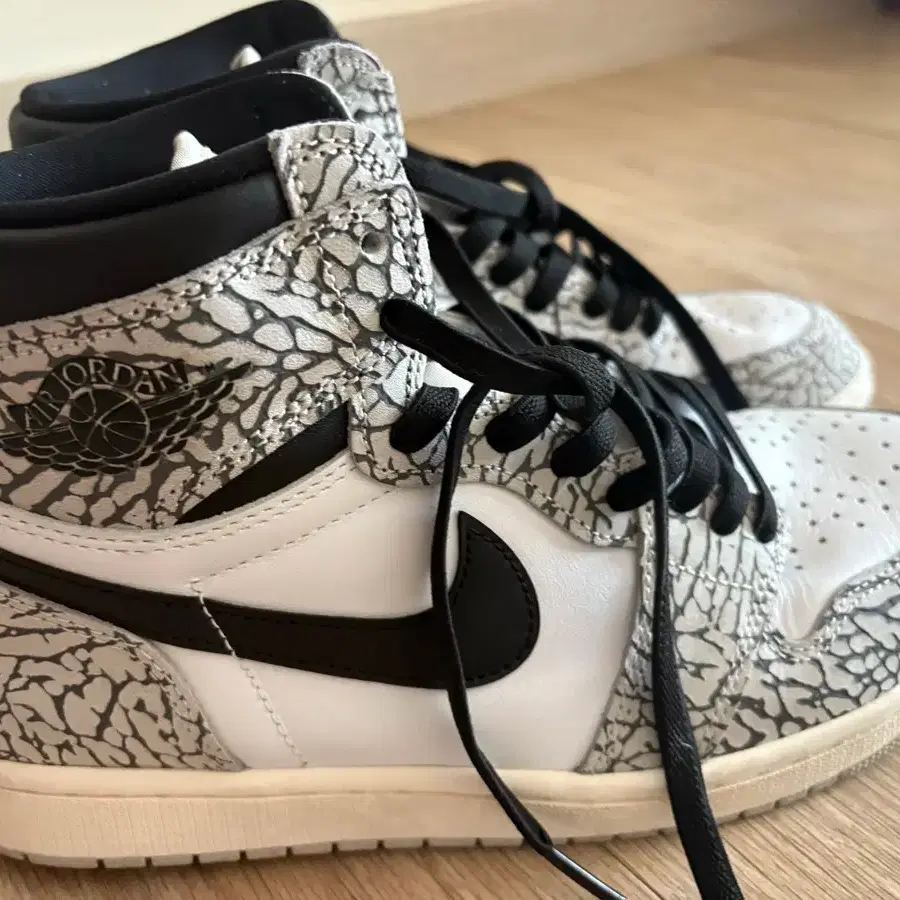Jordan 1 Retro High OG White Cement (270)