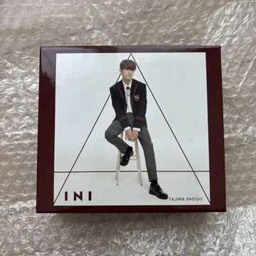 INI 데뷔 싱글 타지마 쇼고 박스