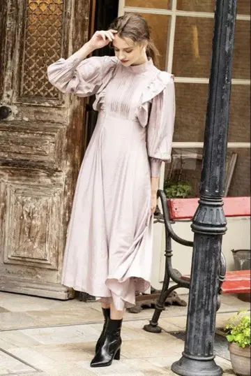 And Couture 앙드 쿠튀르 프릴 원피스