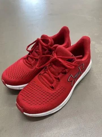 Under Armour 러닝화 레드