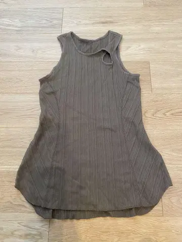 새상품급 Mame Kurogouchi / 마메쿠로구치 24aw 탱크탑