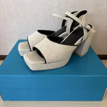 LILY BROWN 플랫폼 샌들