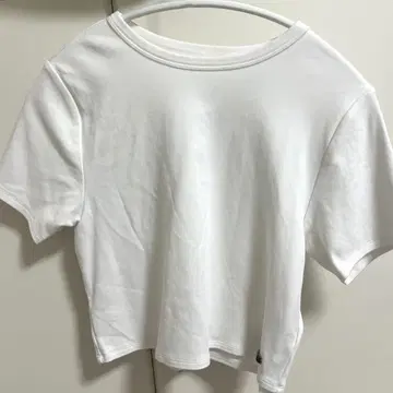 emmi 티셔츠