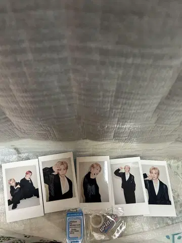 w-inds. 인스턴트 포토 카드와 가챠