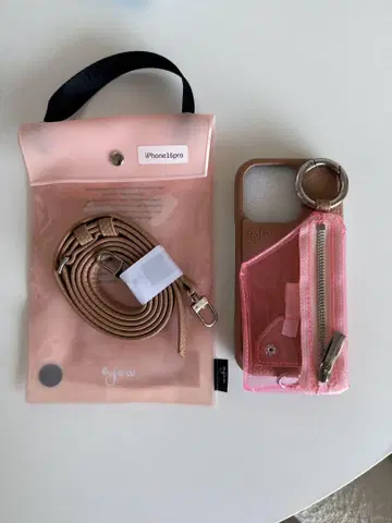 에쥬 ajew iPhone 케이스 PVC 소재