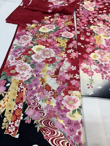 고급스러움! 후리소데 빨간색 밑단 블랙 벚꽃 고전 M 사이즈