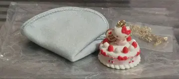 산리오 캐릭터즈 스위츠를 모티브로 한 목걸이 헬로키티