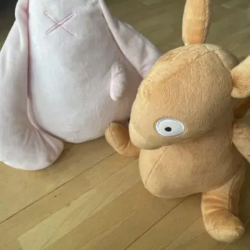 Eve 엉망진창 식탁 봉제인형