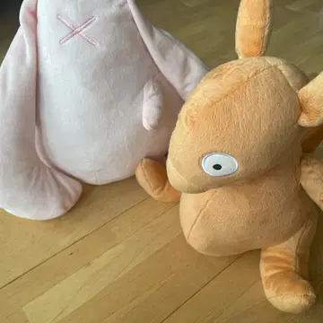 Eve 엉망진창 식탁 봉제인형