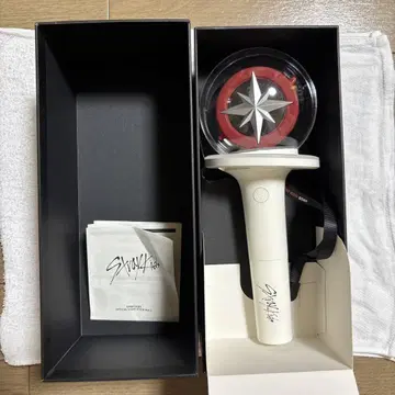 화이트 응원봉 별 모양 디자인