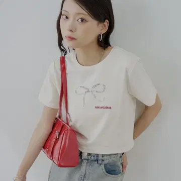 Chico 레이스 리본 자수 치비 T