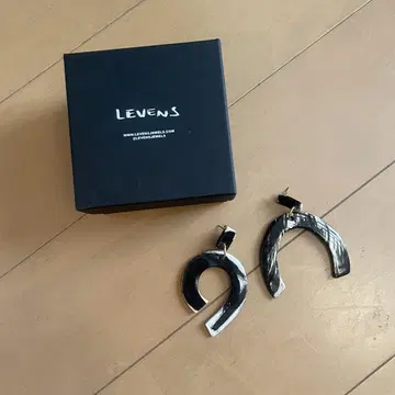 LEVENS JEWELS