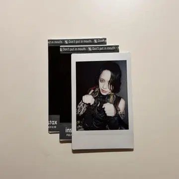 0.1g의 오차 마사키 다이스케 폴라로이드