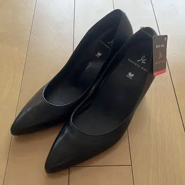 새상품 와코루 석세스 워크 블랙 펌프스 23E 7cm 힐 취업 활동
