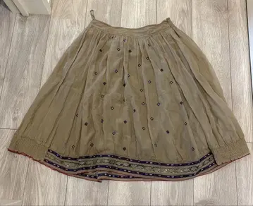 DKNY 플레어 스커트