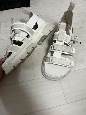 Dr.martens PEARSON 샌들 화이트 UK7