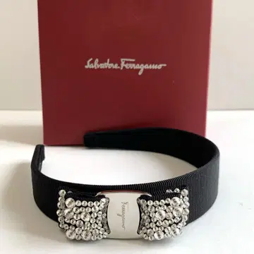 새상품 Ferragamo 페라가모 바라 리본 큐빅 머리띠