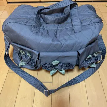 다크 그레이 퀼팅 보스턴 백
