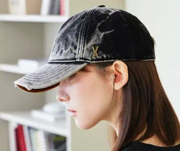 새상품 [ varzar ] 스터드 블리치 데님 캡