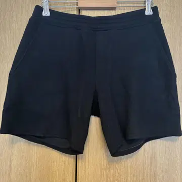 닐바렛 블랙 숏팬츠