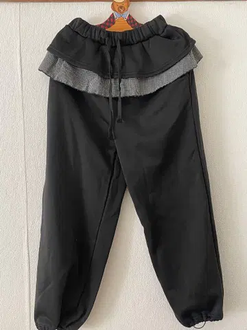 JUDIN 프릴 블랙 와이드 팬츠