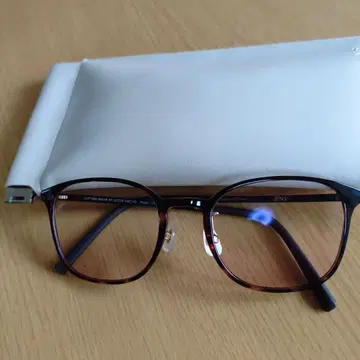 JINS 틴트 렌즈