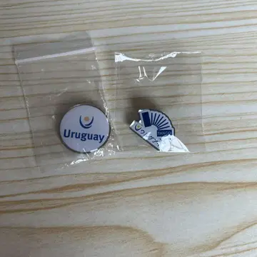 만박 우루과이 핀 배지 2점