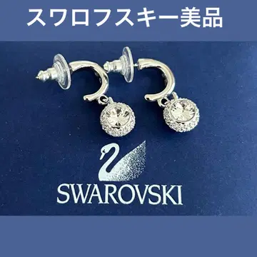 SWAROVSKI 실버 후프 귀걸이 파베 라메 볼 참