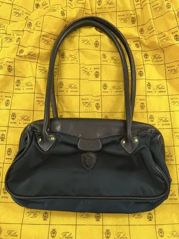 FELISI 페리지 숄더백 가마구치 네이비 가로