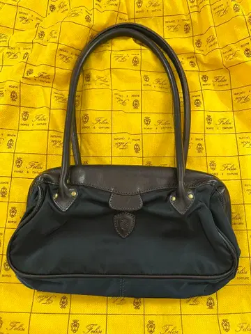 FELISI 페리지 숄더백 가마구치 네이비 가로