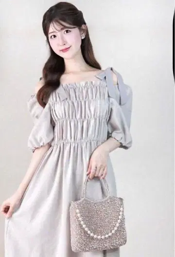 시마무라 카도와키 레이나 어깨 리본 셔링 원피스 4L
