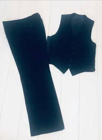 블랙 포멀 베스트와 팬츠 세트
