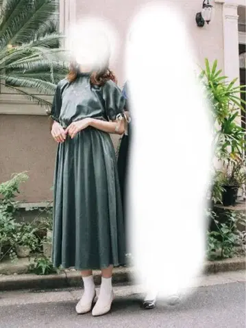 레베카 부티크 그린 새틴풍 롱 원피스 반팔
