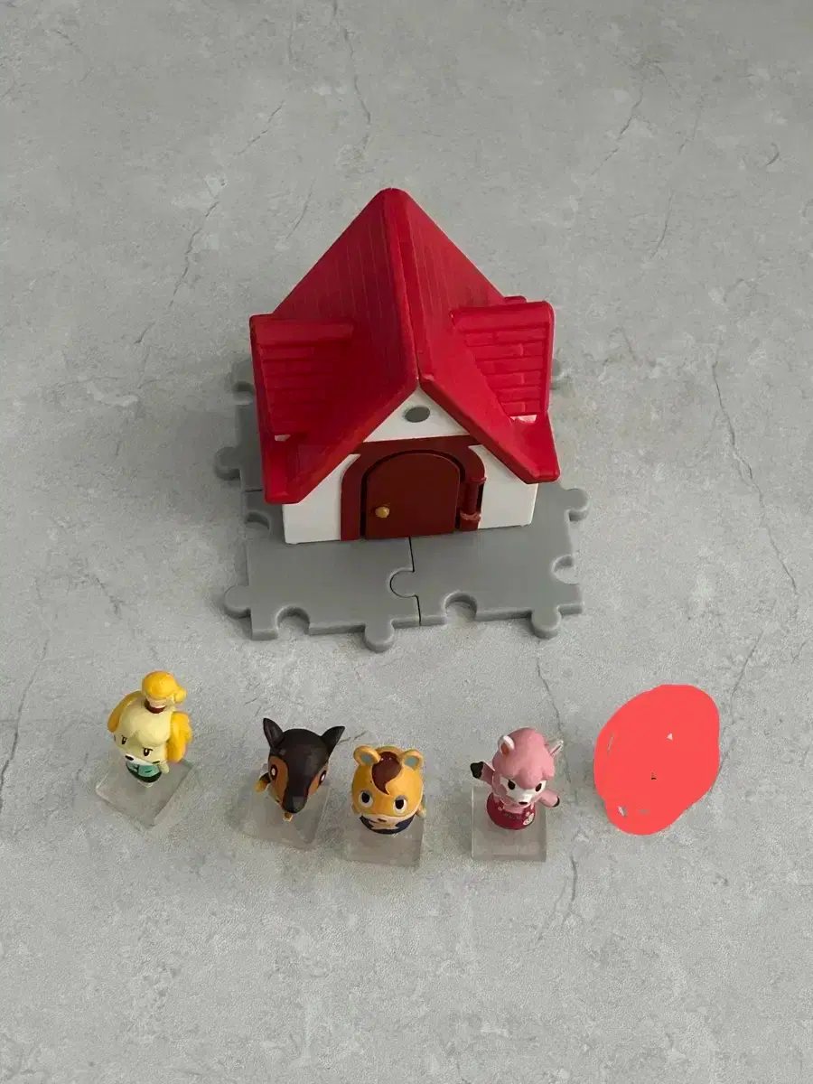 (Sticker Included) Classic Animal Crossing House Figure Gacha Isabelle Red House