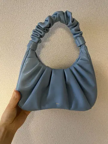 JW PEI 블루 핸드백