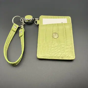라임 그린 크로커다일 패턴 국화 문장 패스 케이스