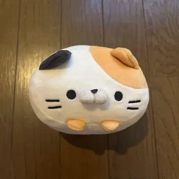 삼색 고양이 디자인 봉제 인형