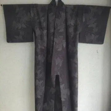 나비 패턴 다크 브라운 기모노