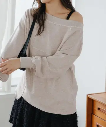 카스타네 Kastane 패치워크 오프숄더 맨투맨 핑크 A25307