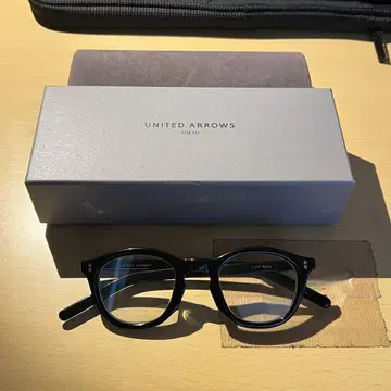 UNITED ARROWS by KANEKO OPTICAL French